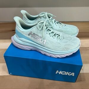 HOKA Mach 4 Women’s Running Shoes Size 8.5 - Box Included